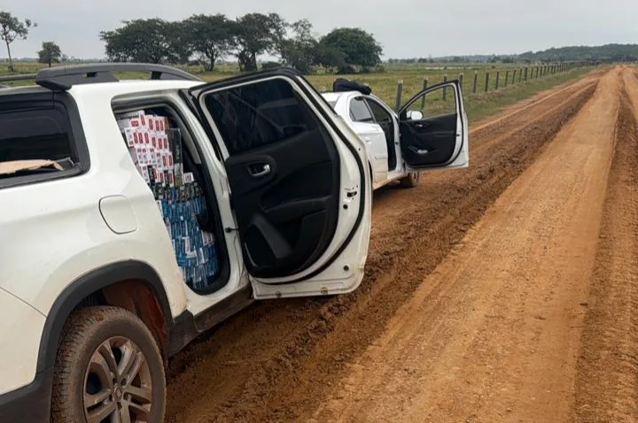 Polícia apreende veículos e cigarros e prende homem na divisa entre Paraná e Mato Grosso do Sul