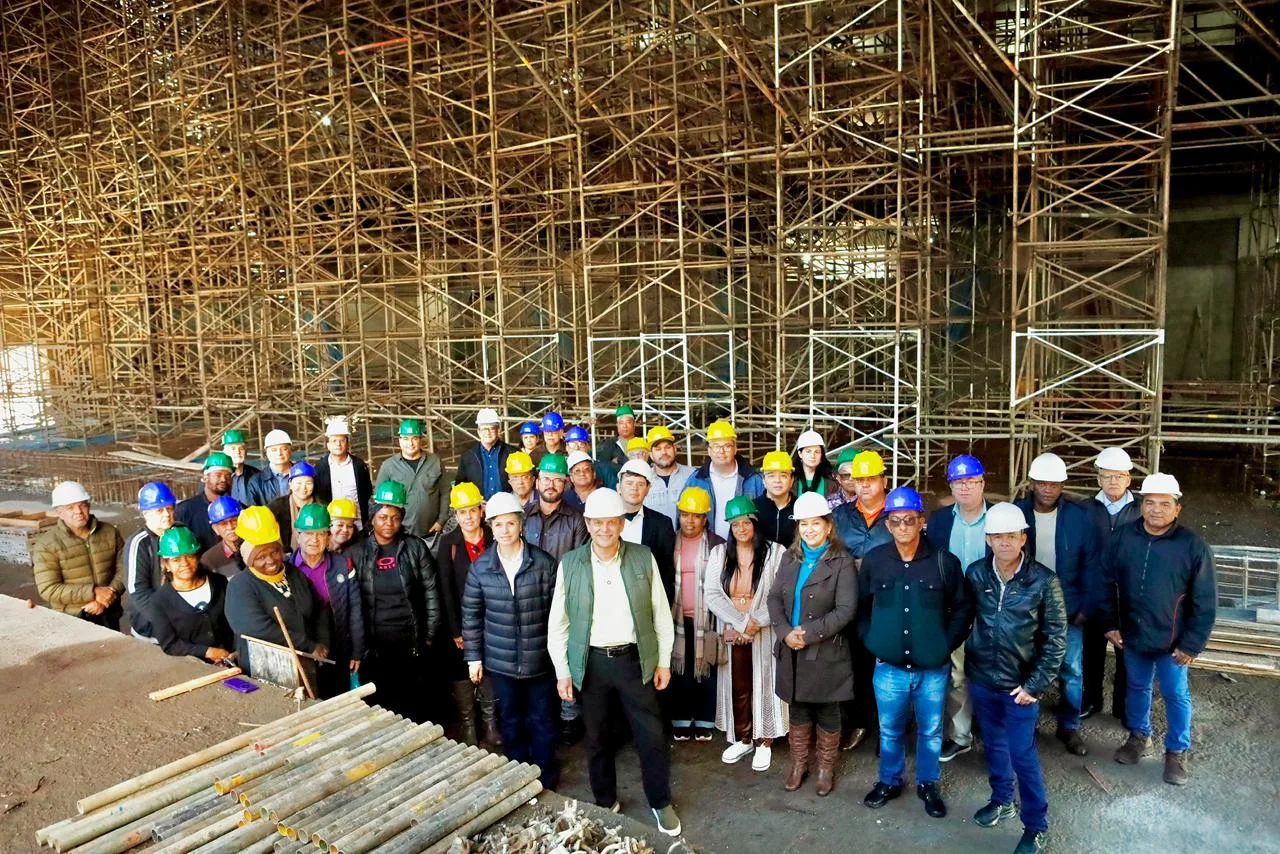 ‘Caravana São Tomé’ leva presidentes de bairros para visitar principais obras em andamento em Maringá 2 ‘Caravana São Tomé’ leva presidentes de bairros para visitar principais obras em andamento em Maringá