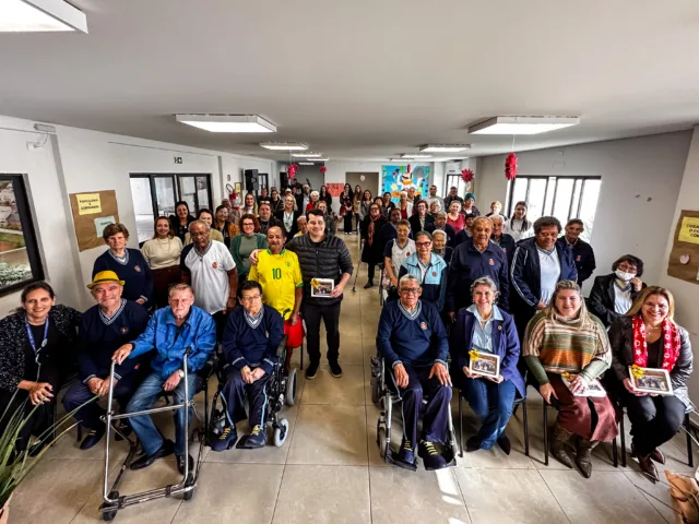 EJA no Condomínio do Idoso transforma vidas e promove inclusão em Maringá