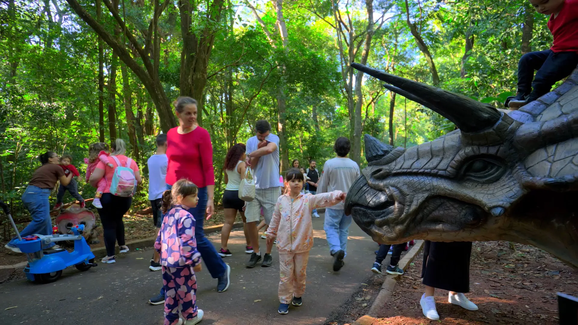 Público recorde: mais de 6 mil pessoas lotam o Parque do Ingá na abertura da exposição Jurássico Condor, confira novas imagens 30 Público recorde: mais de 6 mil pessoas lotam o Parque do Ingá na abertura da exposição Jurássico Condor, confira novas imagens