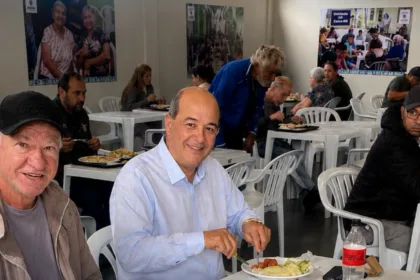 Vereador Odair Fogueteiro visita Restaurante Popular de Maringá
