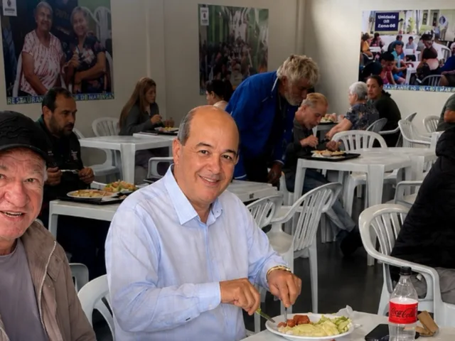 Vereador Odair Fogueteiro visita Restaurante Popular de Maringá