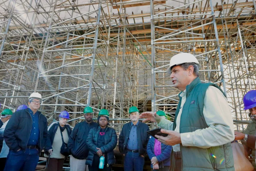 ‘Caravana São Tomé’ leva presidentes de bairros para visitar principais obras em andamento em Maringá