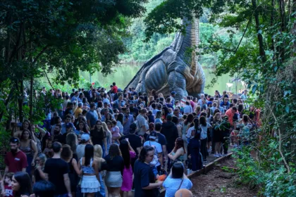 exposição ‘Jurássico Condor’ no Parque do Ingá