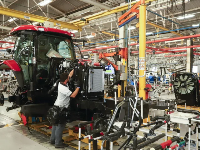 Paraná gera 60,4 mil empregos nos 5 primeiros meses de 2026 e mantém 4.º maior saldo de vagas