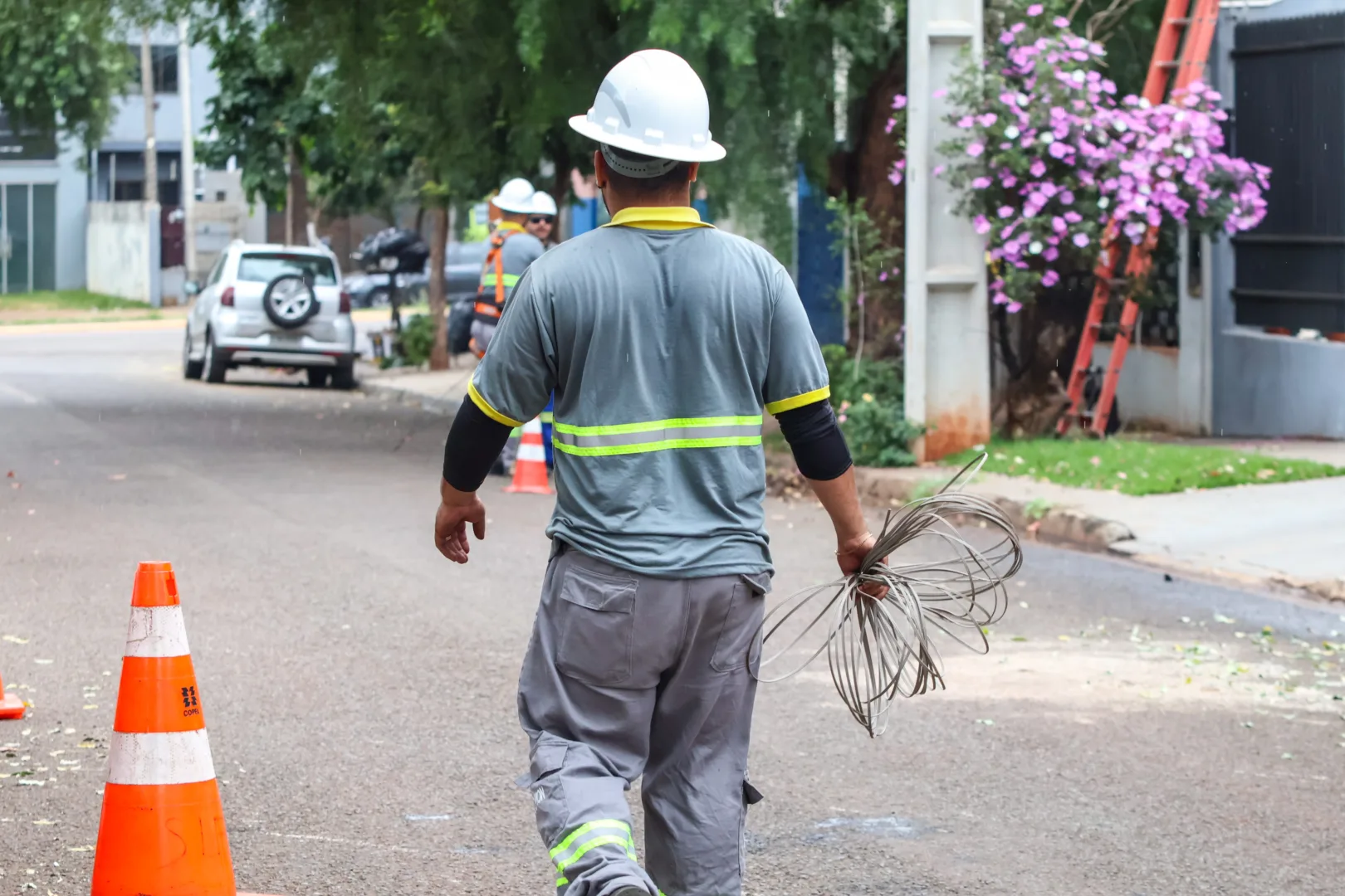 Procon Maringá acompanha cronograma da Copel para regularização de fiações no município