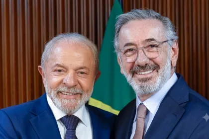 Presidente Lula e o ministro do Desenvolvimento, Indústria, Comércio e Serviços (MDIC), Márcio Elias Rosa