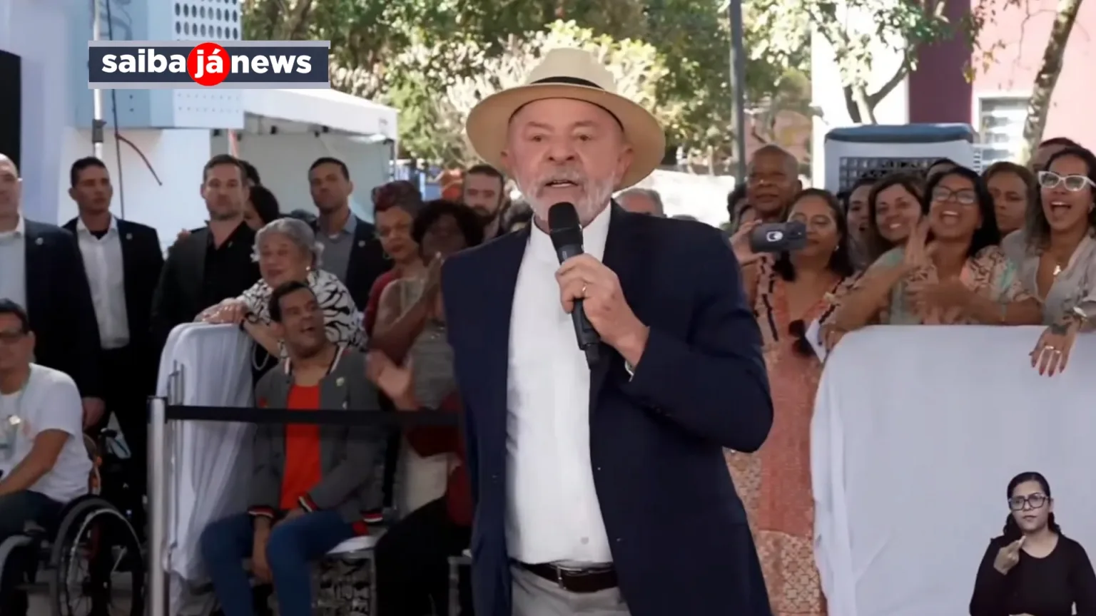 Com um pé atrás: após taxação de 25% dos EUA, Lula diz que só se pronunciará quando Trump falar