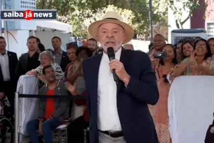 Com um pé atrás: após taxação de 25% dos EUA, Lula diz que só se pronunciará quando Trump falar