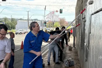 Silvio Barros mobiliza voluntários para repintar o Viaduto Pedro Taques após instalação de semáforos