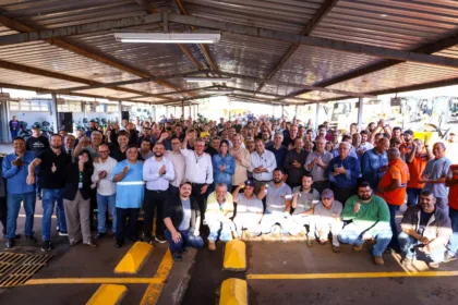 Prefeitura de Maringá entrega novos maquinários e investe mais de R$ 5 milhões em infraestrutura rural e industrial
