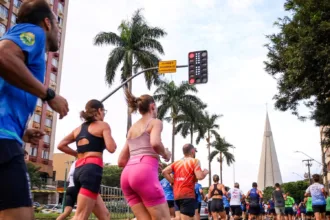 ‘Corrida Lilás’ em Maringá