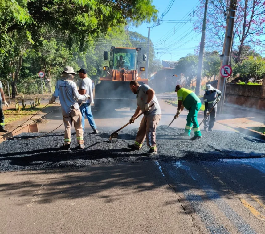 Prefeitura implanta lombadas no cruzamento das ruas Colômbia e Marechal Mascarenhas de Moraes e reforça segurança no trânsito