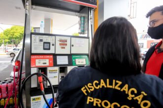 Pesquisa semanal do Procon Maringá monitora preços dos combustíveis em postos da cidade