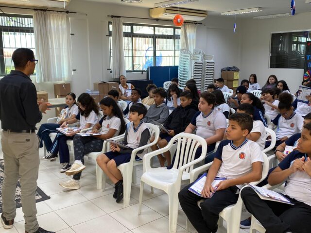 Procon Maringá leva orientações sobre consumo consciente para alunos da rede municipal de ensino