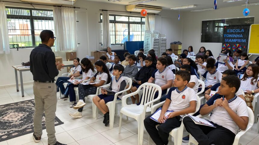 Procon Maringá leva orientações sobre consumo consciente para alunos da rede municipal de ensino
