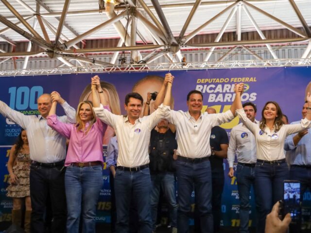 Ricardo Barros lança candidatura com casa cheia em Maringá