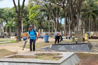 Limpeza e manutenção no Cemitério Municipal