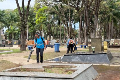 Limpeza e manutenção no Cemitério Municipal