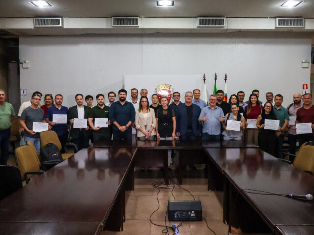 Incentivo à inovação: Prefeitura de Maringá entrega certificados do ISS Tecnológico e beneficia 21 empresas