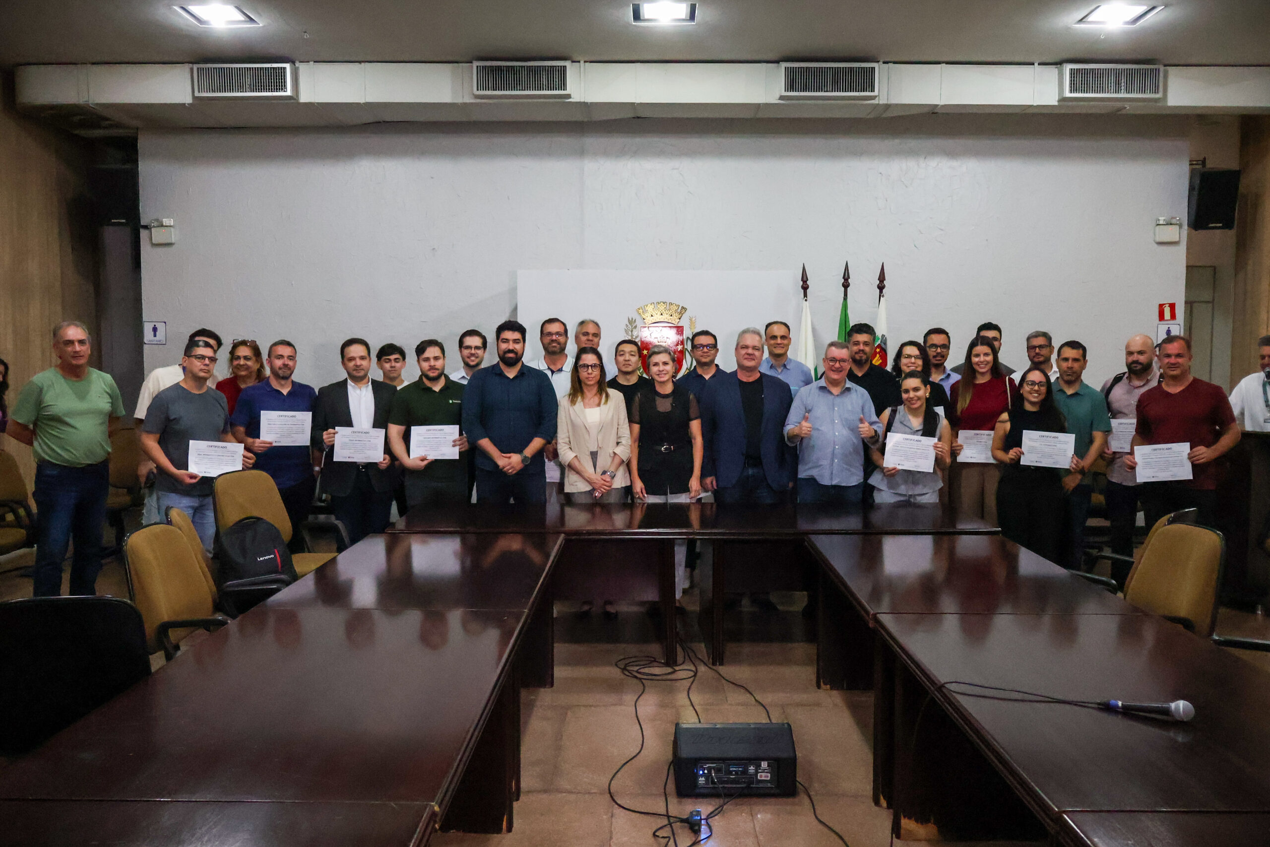 Incentivo à inovação: Prefeitura de Maringá entrega certificados do ISS Tecnológico e beneficia 21 empresas