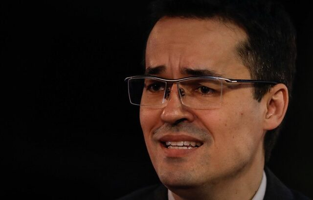 TSE suspende campanha de Deltan Dallagnol ao Senado e bloqueia recursos públicos
