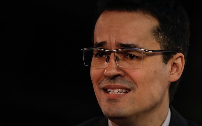 TSE suspende campanha de Deltan Dallagnol ao Senado e bloqueia recursos públicos