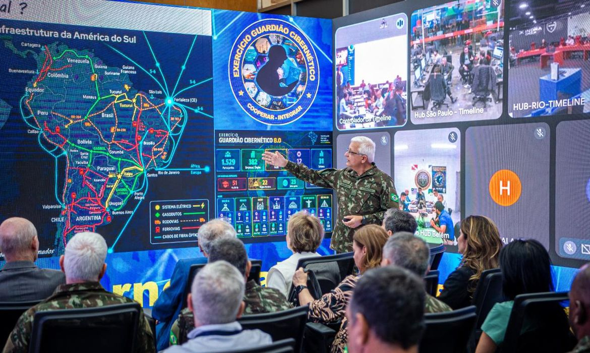 Exército realiza simulação de defesa cibernética às vésperas das eleições