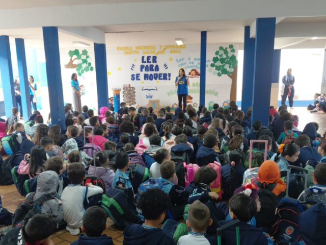 Alunos da Escola Municipal Professora Odette Alcântara Rosa são reconhecidos por frequência, pontualidade e desempenho