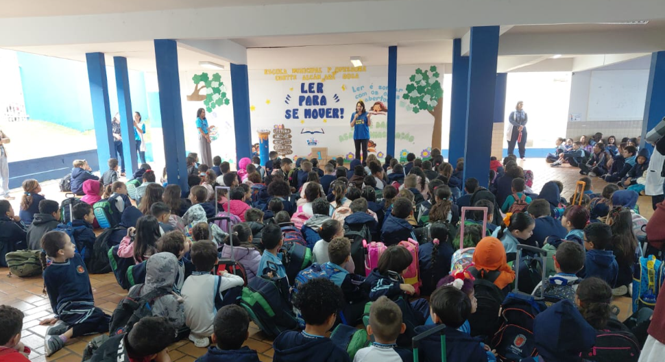 Alunos da Escola Municipal Professora Odette Alcântara Rosa são reconhecidos por frequência, pontualidade e desempenho