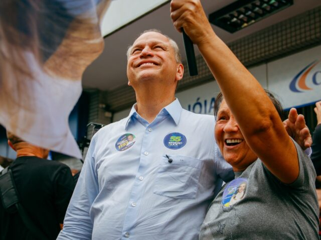Ricardo Barros percorre mais de 100 municípios do Paraná durante a campanha eleitoral