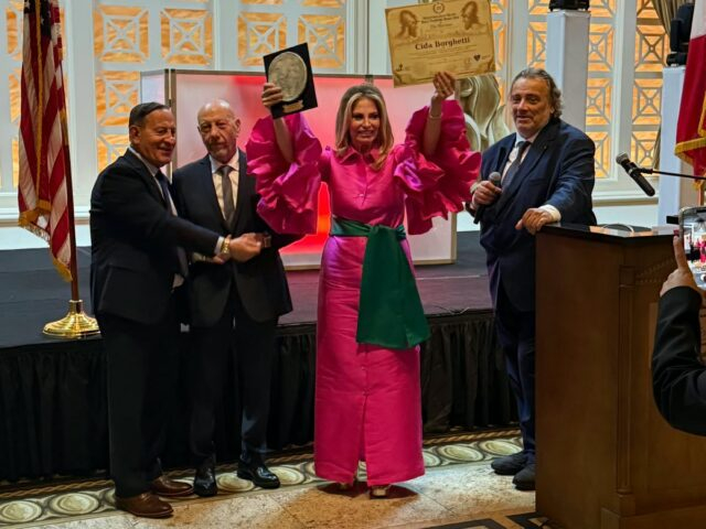 Cida Borghetti recebe Riace Warriors Award nos Estados Unidos