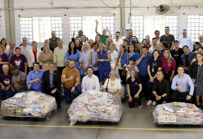 Entidades assistenciais recebem alimentos arrecadados na Prova Rústica Tiradentes 2025
