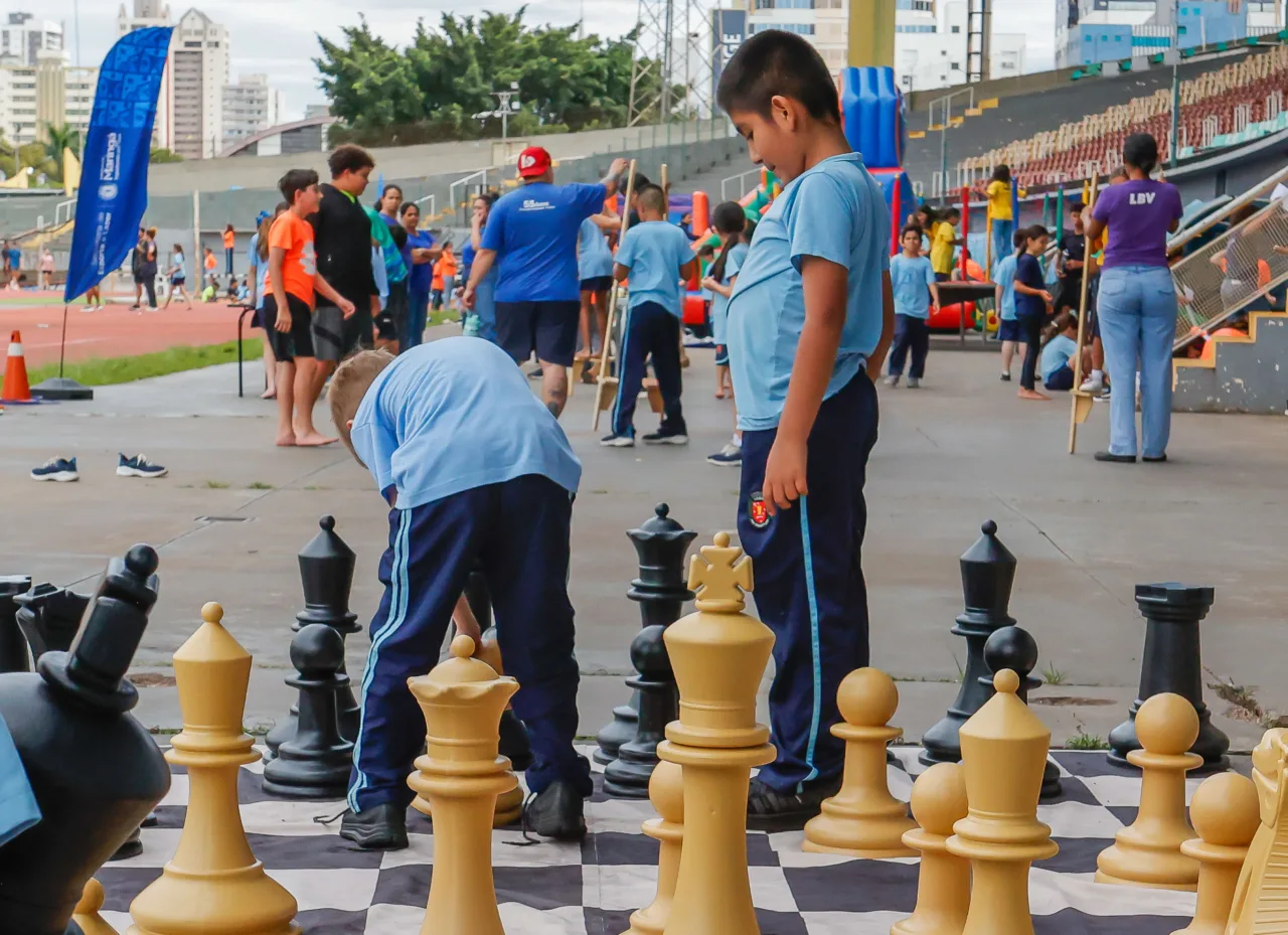 Festival reúne mais de 350 crianças e adolescentes em dia de brincadeiras em Maringá