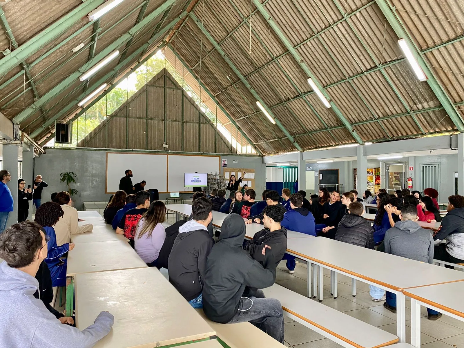 Descubra Seu Futuro: Prefeitura Apresenta Caminhos Verdes para Estudantes