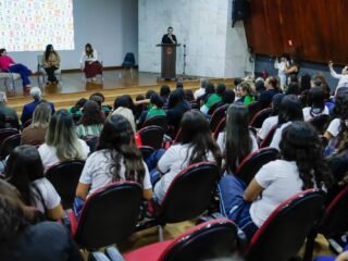Semana Municipal das Meninas na Tecnologia e Comunicação
