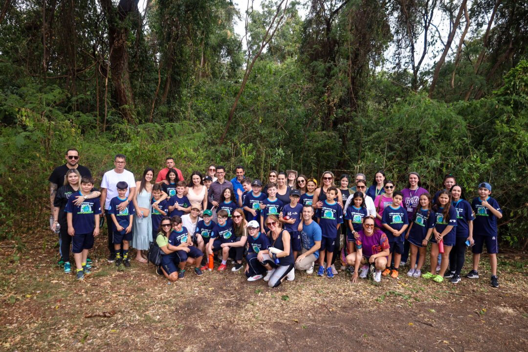 Bosque II recebe plantio de 30 mudas de árvores nativas