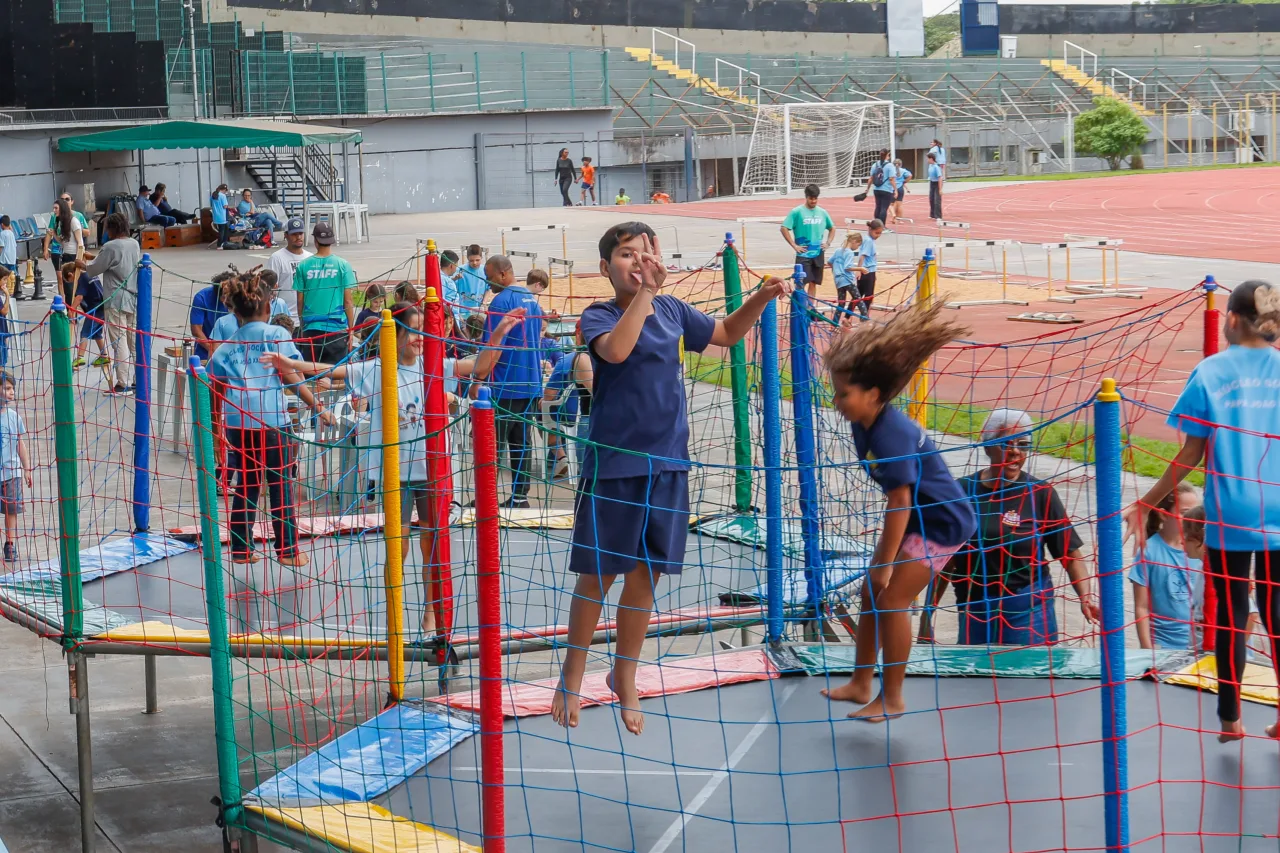 Festival reúne mais de 350 crianças e adolescentes em dia de brincadeiras em Maringá