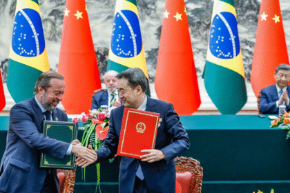Brasil e China firmam acordo histórico para exportação de etanol! Entenda como essa parceria impulsionará a descarbonização e o mercado de biocombustíveis.