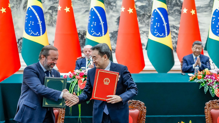 Brasil e China firmam acordo histórico para exportação de etanol! Entenda como essa parceria impulsionará a descarbonização e o mercado de biocombustíveis.