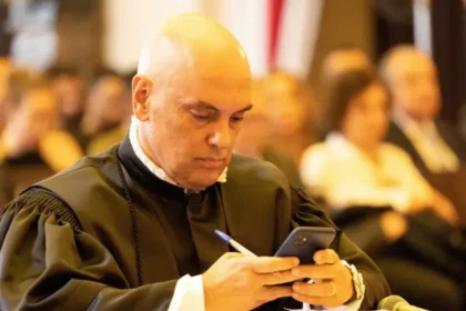 Alexandre de Moraes no iPhone