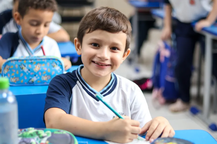 Aluno da rede rede pública de ensino de Maringá