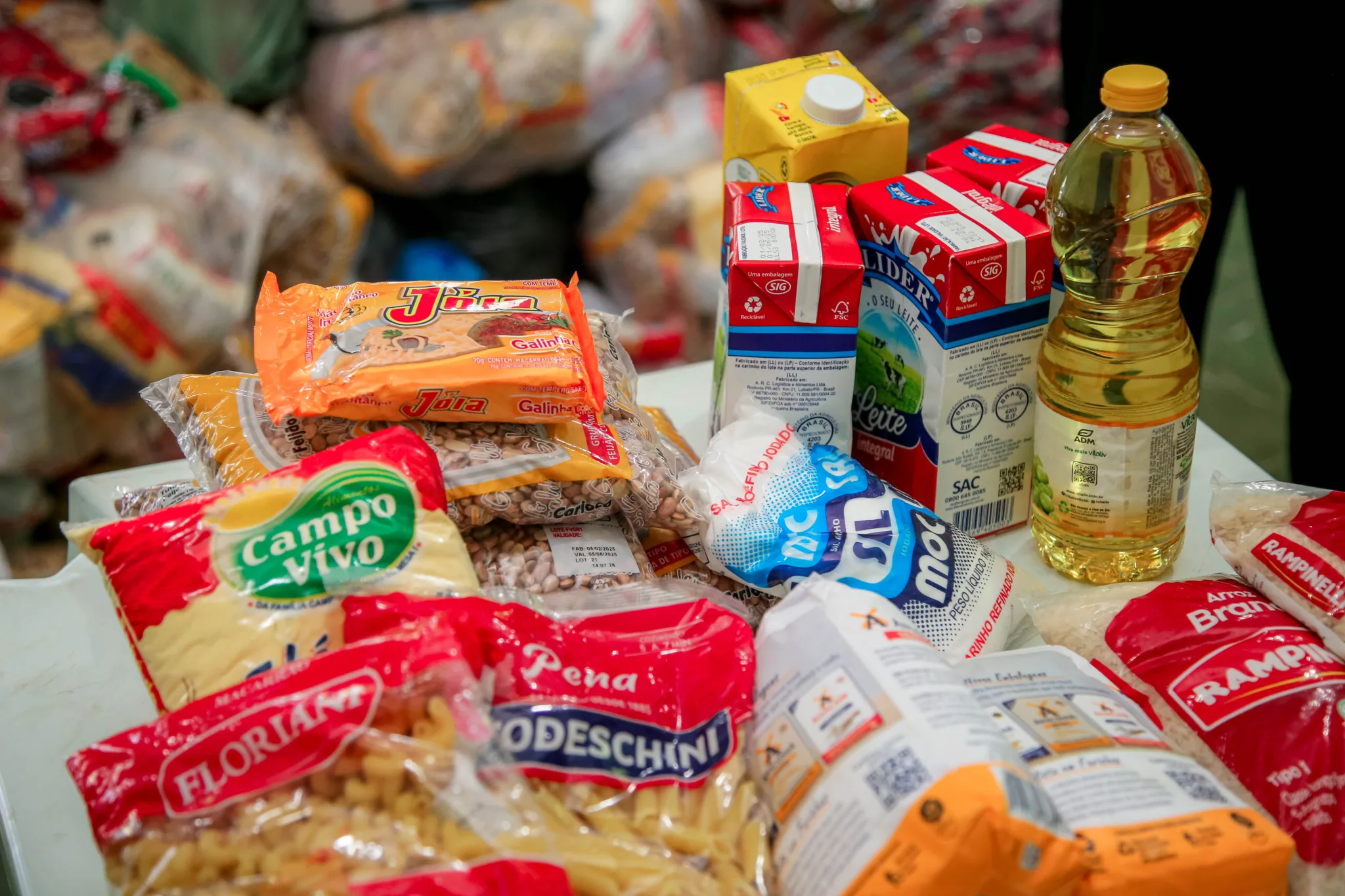 As 16 toneladas de alimentos arrecadados na Expoingá, serão destinadas a 16 entidades assistenciais acompanhadas pelo programa Pra Somar.