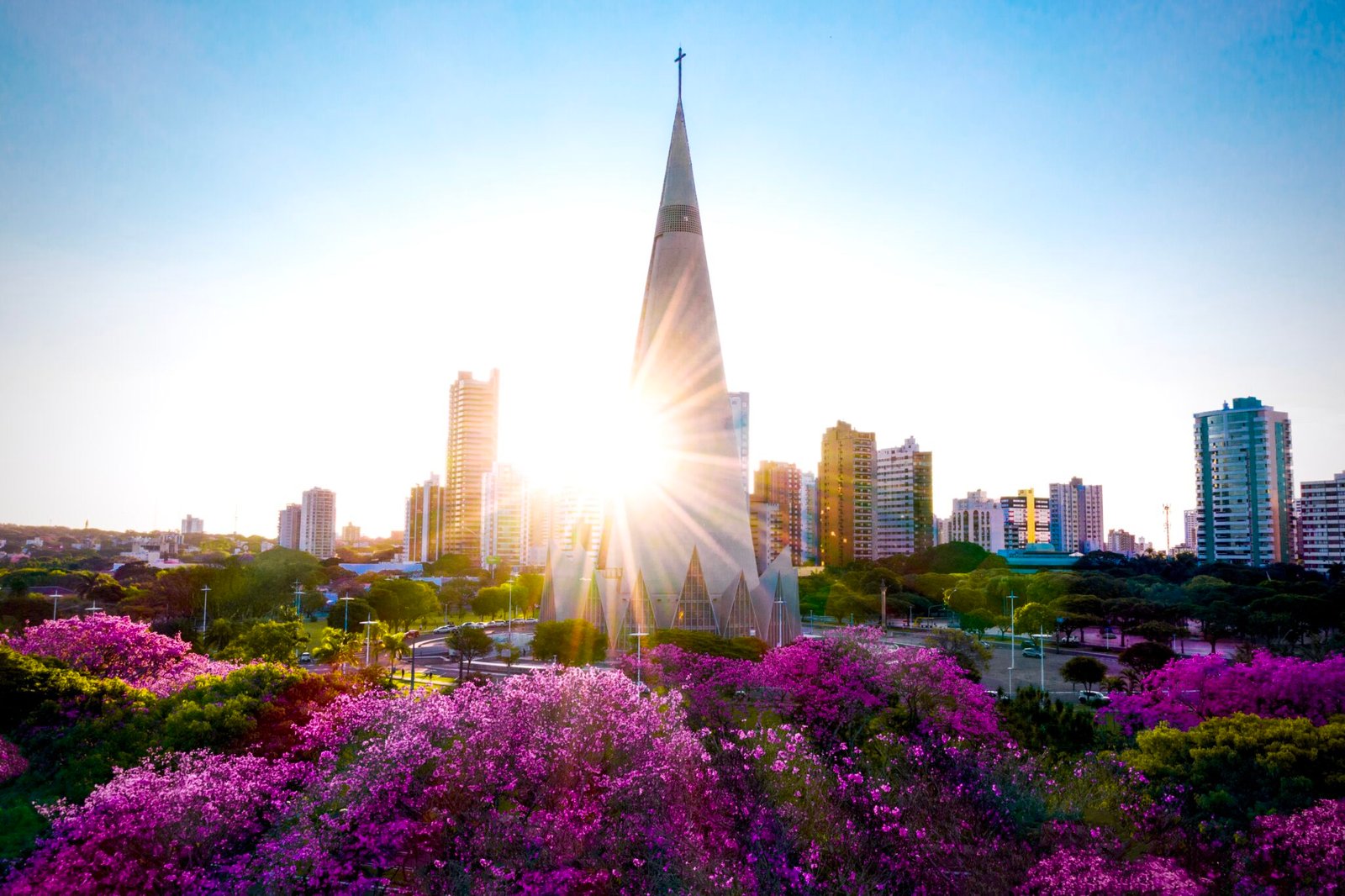 Aniversário de Maringá: confira os shows, desfile e eventos desta segunda (12)