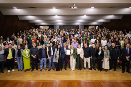 Cerimônia de posse de Adriana Palmieri como secretária de educação de Maringá