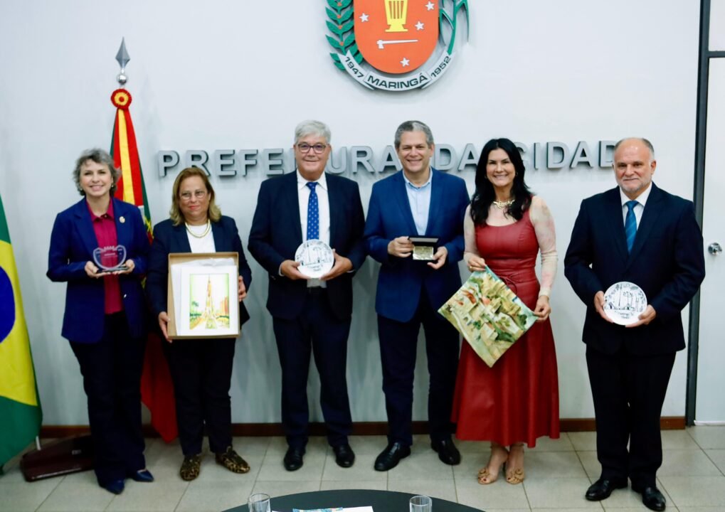 Comitiva portuguesa de Leiria está em Maringá para colaborar na organização do 1º Festival Medieval.

(Credito: Rafael Macri) 