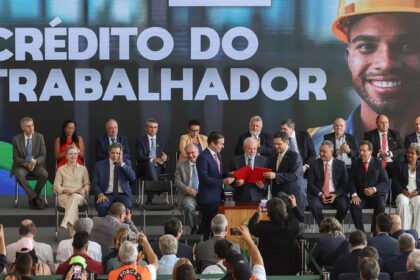 - Crédito do Trabalhador impulsiona saúde financeira dos trabalhadores - Programa federal já beneficia 1,8 milhão de trabalhadores com juros reduzidos Se precisar de ajustes, estou por aqui! 🚀🔍