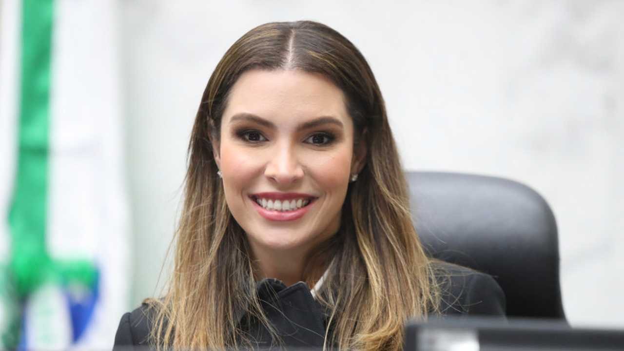 Deputada Maria Victoria