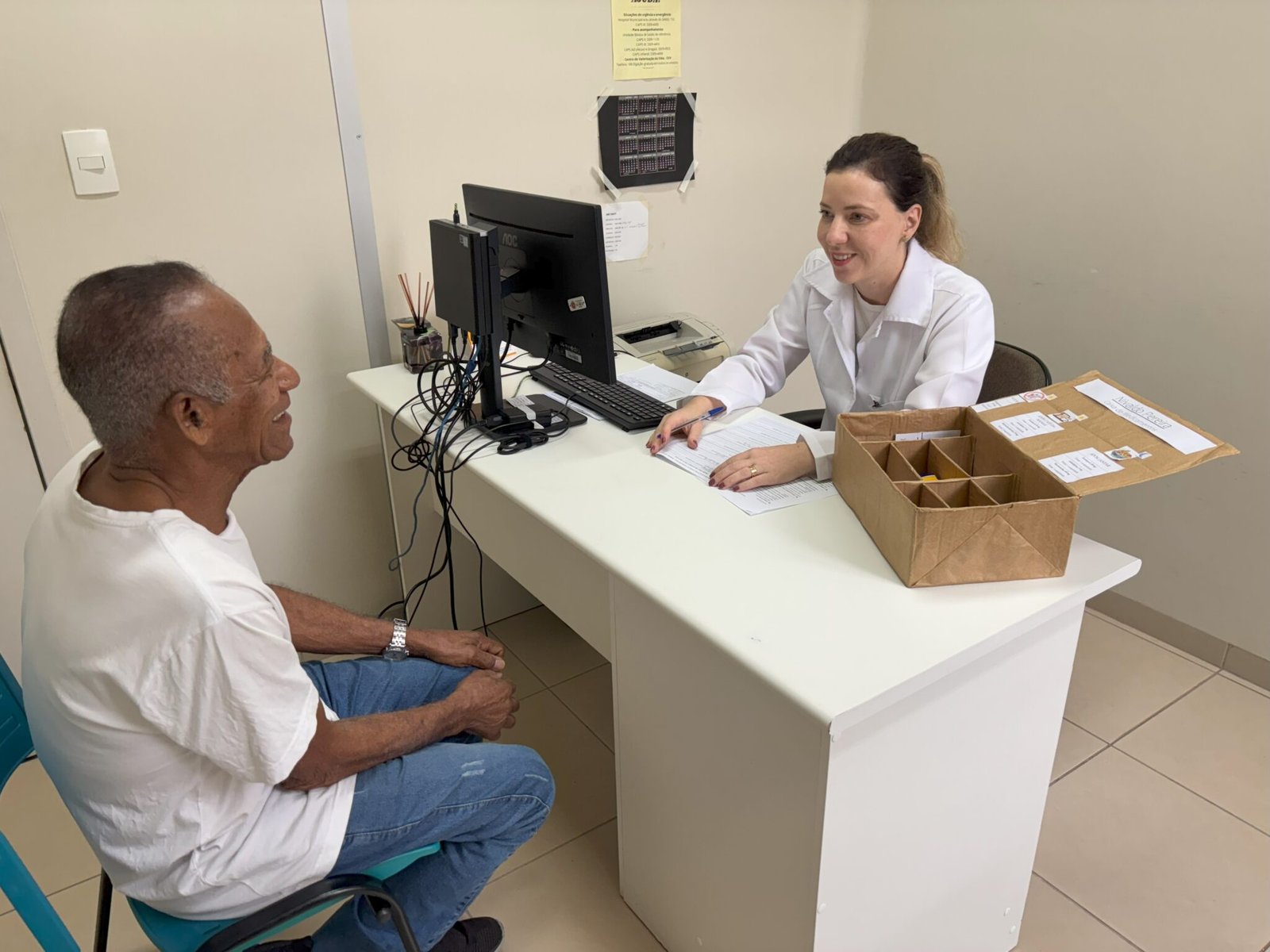 Em Maringá, UBSs auxiliam pacientes na organização de medicamentos com atendimento farmacêutico personalizado