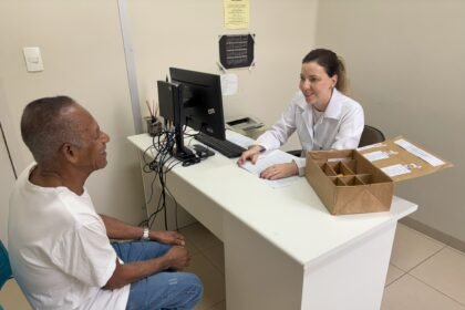 Em Maringá, UBSs auxiliam pacientes na organização de medicamentos com atendimento farmacêutico personalizado